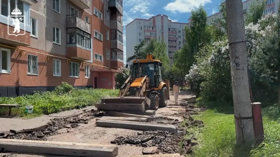 Мэр Ярославля Артём Молчанов проверил ход ремонтных работ на двух объектах Мэр Ярославля Артём Молчанов проверил ход ремонтных работ на двух объектах