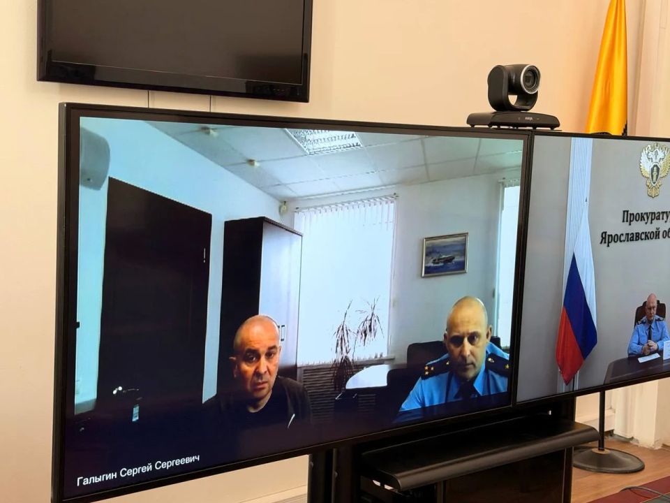 Сегодня, 25 мая, первый заместитель прокурора Ярославской области Алексей Путилов в рамках работы мобильной приемной прокуратуры региона провел личный прием жителей городского округа Рыбинск в режиме видео-конференц-связи Сегодня, 25 мая, первый заместитель прокурора Ярославской области Алексей Путилов в рамках работы мобильной приемной прокуратуры региона провел личный прием жителей городского округа Рыбинск в режиме видео-конференц-связи