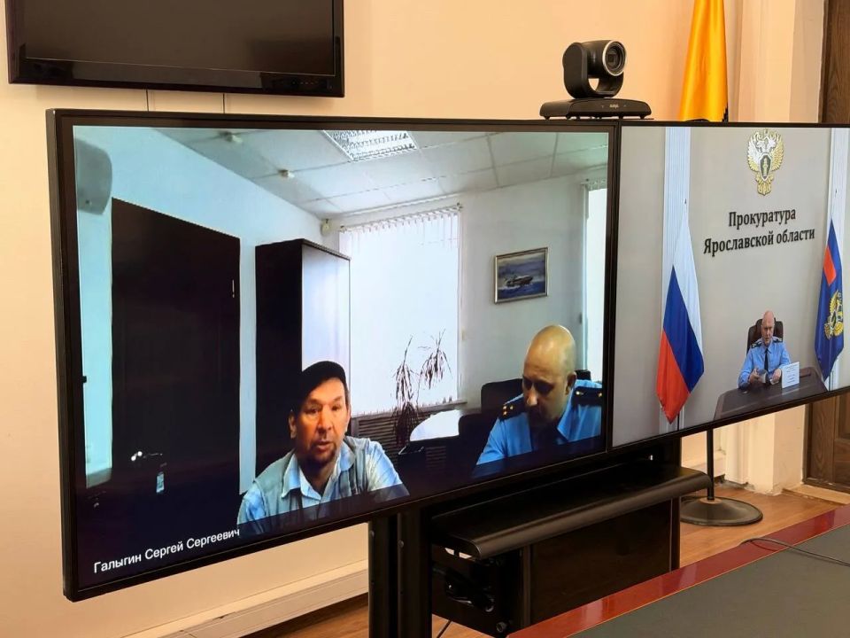 Сегодня, 25 мая, первый заместитель прокурора Ярославской области Алексей Путилов в рамках работы мобильной приемной прокуратуры региона провел личный прием жителей городского округа Рыбинск в режиме видео-конференц-связи Сегодня, 25 мая, первый заместитель прокурора Ярославской области Алексей Путилов в рамках работы мобильной приемной прокуратуры региона провел личный прием жителей городского округа Рыбинск в режиме видео-конференц-связи