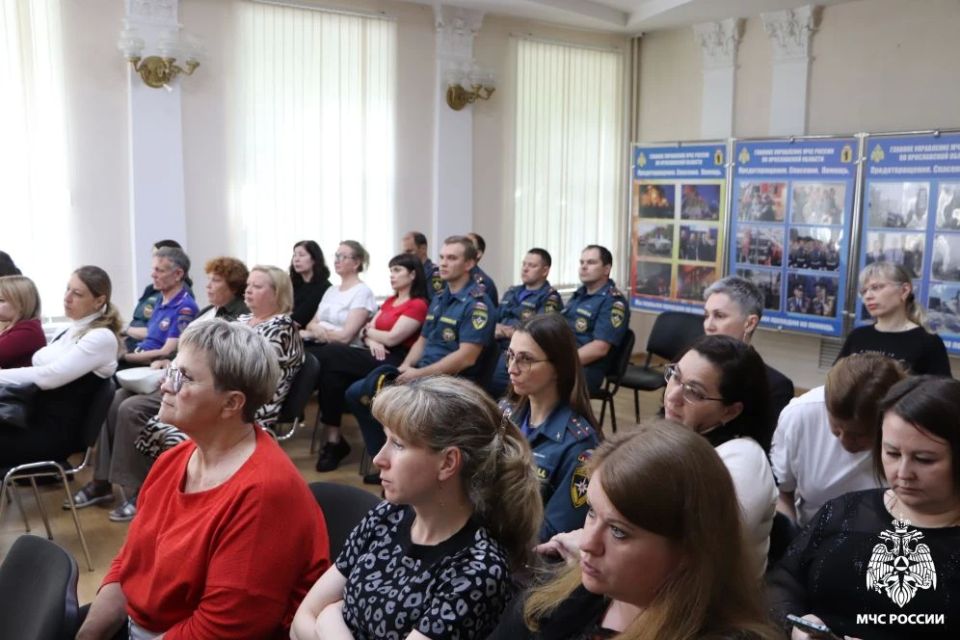 Традиционные ценности на страже безопасности коллектива и личности Традиционные ценности на страже безопасности коллектива и личности