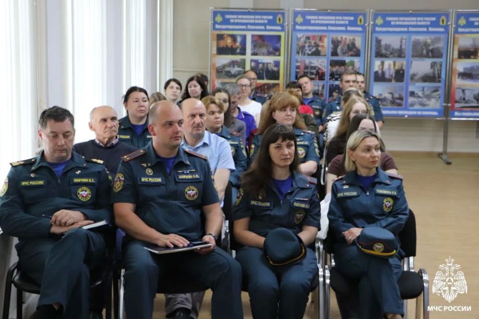 Традиционные ценности на страже безопасности коллектива и личности Традиционные ценности на страже безопасности коллектива и личности