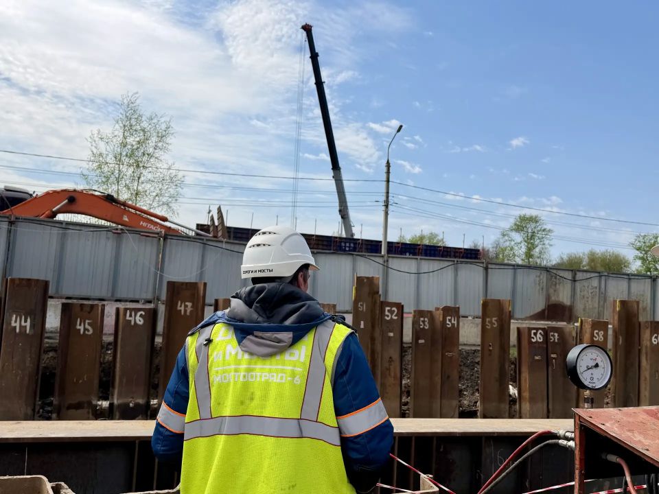 Продолжается строительство третьего моста через Волгу в Ярославле Продолжается строительство третьего моста через Волгу в Ярославле