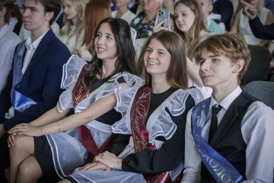 Дмитрий Рудаков: На этой неделе последние звонки звучат для 2770 выпускников школ Рыбинска Дмитрий Рудаков: На этой неделе последние звонки звучат для 2770 выпускников школ Рыбинска