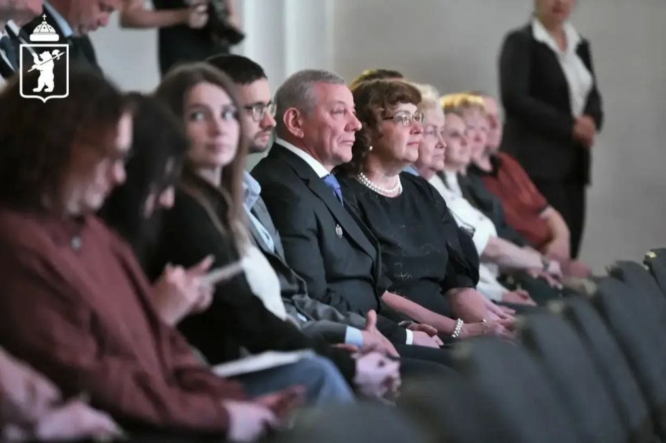 В Ярославле подвели итоги конкурса «Человек труда — сила, надежда и доблесть Ярославля» В Ярославле подвели итоги конкурса «Человек труда — сила, надежда и доблесть Ярославля»