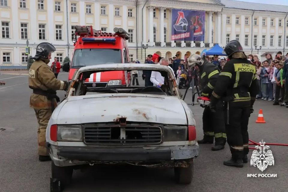 Праздник, дети и безопасность Праздник, дети и безопасность