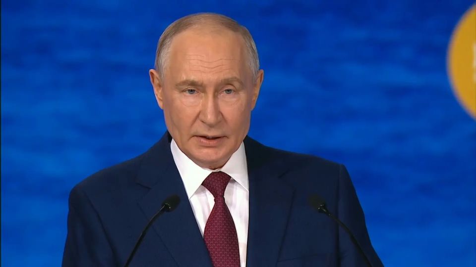 Михаил Евраев: Сегодня на Петербургском международном экономическом форуме состоялось пленарное заседание с участием Президента Владимира Владимировича Путина Михаил Евраев: Сегодня на Петербургском международном экономическом форуме состоялось пленарное заседание с участием Президента Владимира Владимировича Путина