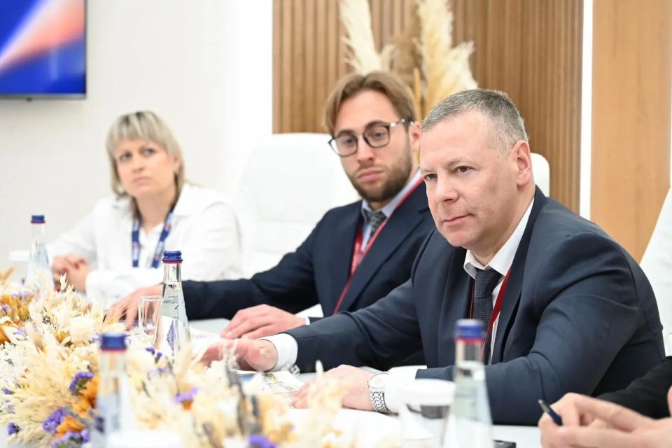 Михаил Евраев: Петербургский международный экономический форум – крупнейшая площадка, где регионы презентуют свои возможности, в том числе для международных партнеров Михаил Евраев: Петербургский международный экономический форум – крупнейшая площадка, где регионы презентуют свои возможности, в том числе для международных партнеров