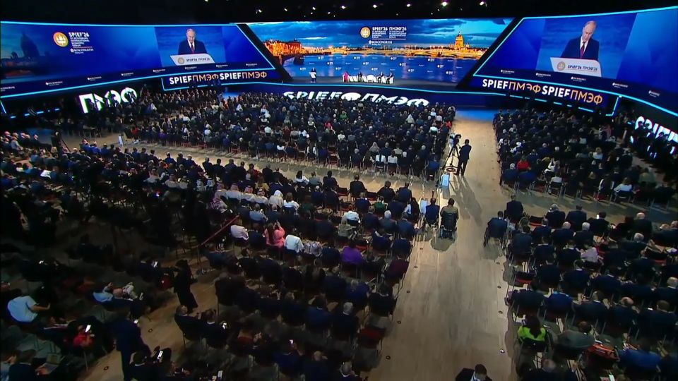 Михаил Евраев: Сегодня на Петербургском международном экономическом форуме состоялось пленарное заседание с участием Президента Владимира Владимировича Путина Михаил Евраев: Сегодня на Петербургском международном экономическом форуме состоялось пленарное заседание с участием Президента Владимира Владимировича Путина