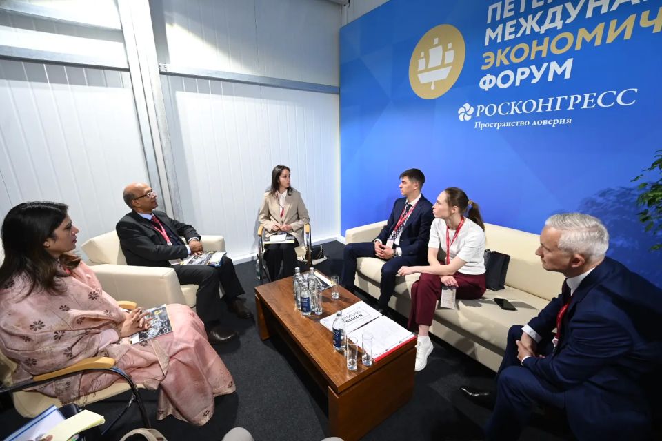 Михаил Евраев: Петербургский международный экономический форум – крупнейшая площадка, где регионы презентуют свои возможности, в том числе для международных партнеров Михаил Евраев: Петербургский международный экономический форум – крупнейшая площадка, где регионы презентуют свои возможности, в том числе для международных партнеров