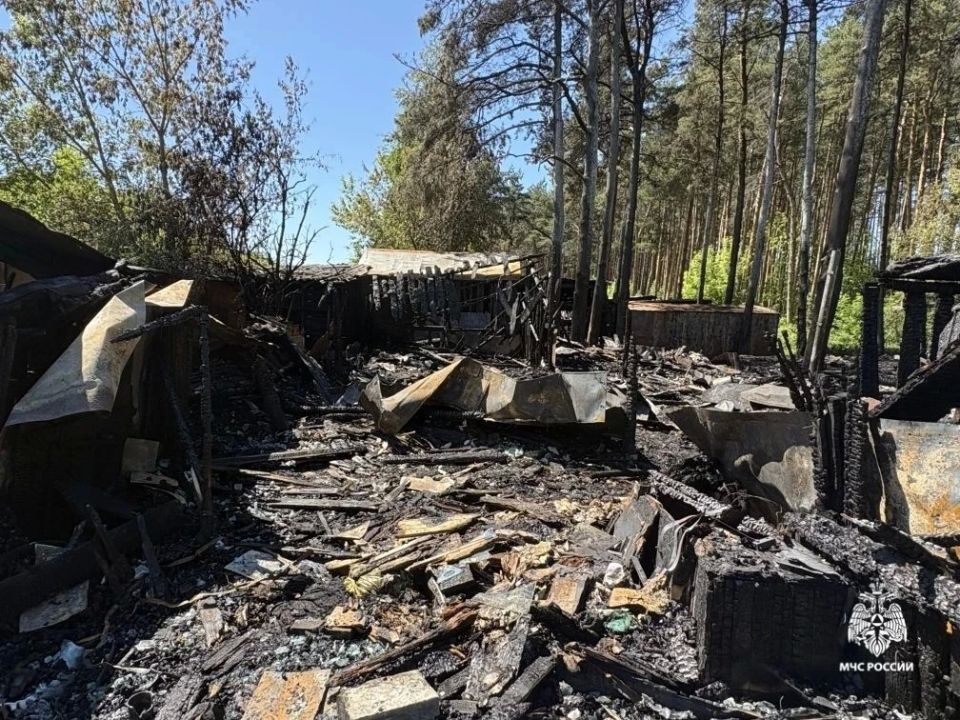 В результате нарушения правил пожарной безопасности было уничтожено чужое имущество