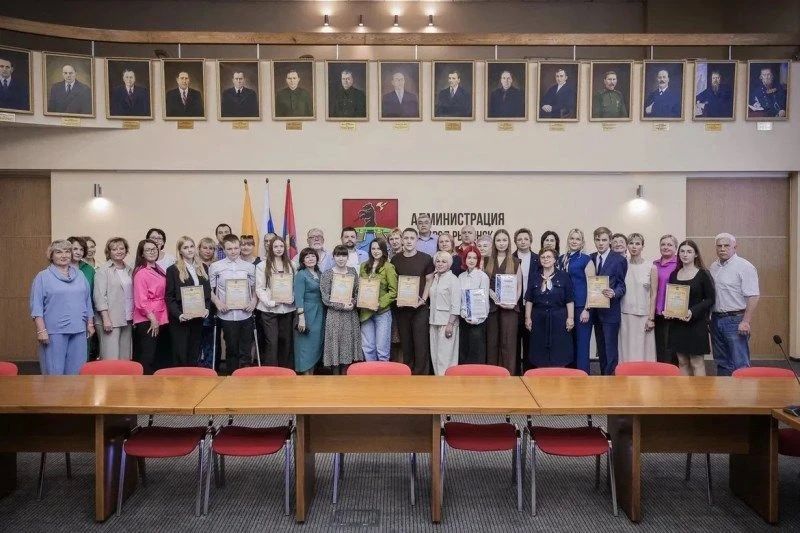 В Рыбинске чествовали талантливых старшеклассников В Рыбинске чествовали талантливых старшеклассников