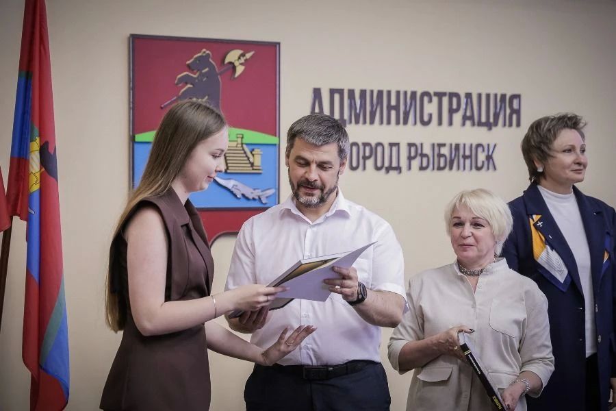 В Рыбинске чествовали талантливых старшеклассников В Рыбинске чествовали талантливых старшеклассников