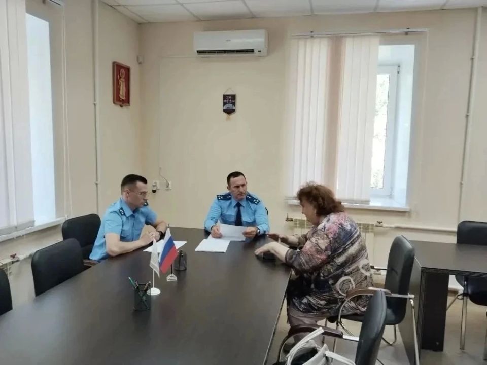 Заместитель прокурора Ярославской области Андрей Смирнов провел личный прием жителей Угличского муниципального округа Заместитель прокурора Ярославской области Андрей Смирнов провел личный прием жителей Угличского муниципального округа