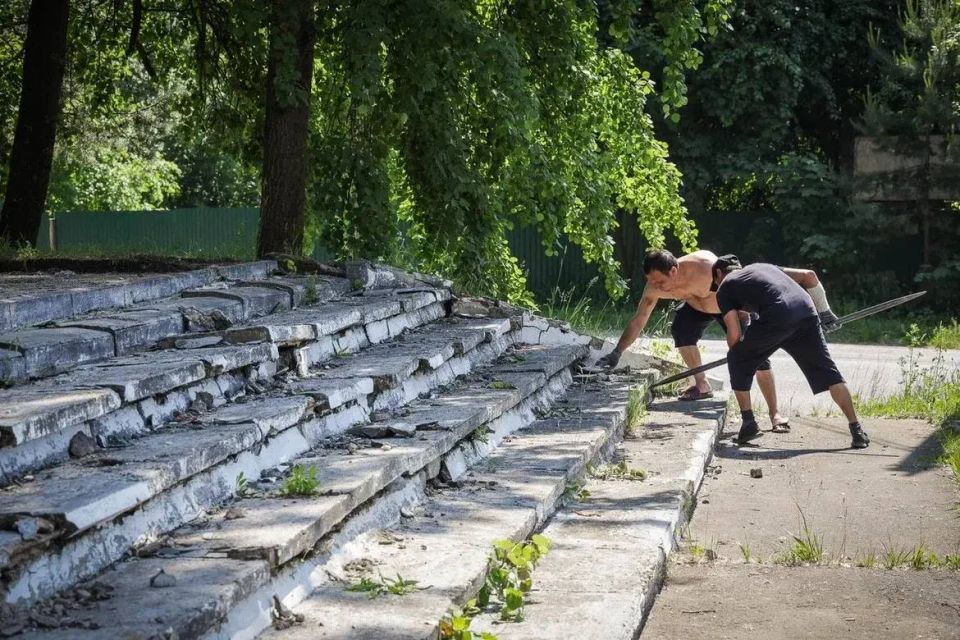 Дмитрий Рудаков: Приводим в порядок места памяти о героях Дмитрий Рудаков: Приводим в порядок места памяти о героях