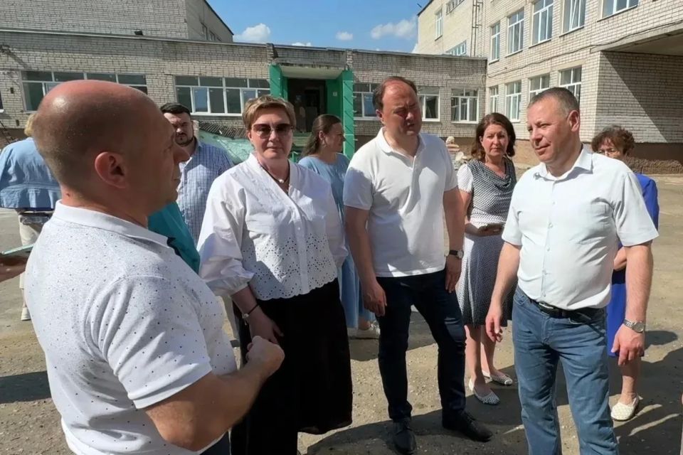 Михаил Евраев: В ходе рабочей поездки в Некоузский округ посетил важные социальные объекты, которые сегодня обновляются и строятся для жителей Михаил Евраев: В ходе рабочей поездки в Некоузский округ посетил важные социальные объекты, которые сегодня обновляются и строятся для жителей