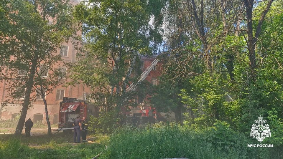 В Ярославле горела бывшая паровая мельница В Ярославле горела бывшая паровая мельница