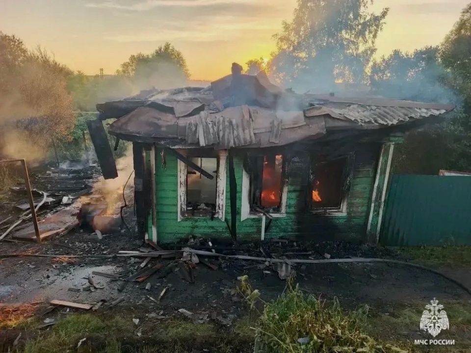Нарушение правил пожарной безопасности привело к пожару в Ростовском округе Нарушение правил пожарной безопасности привело к пожару в Ростовском округе