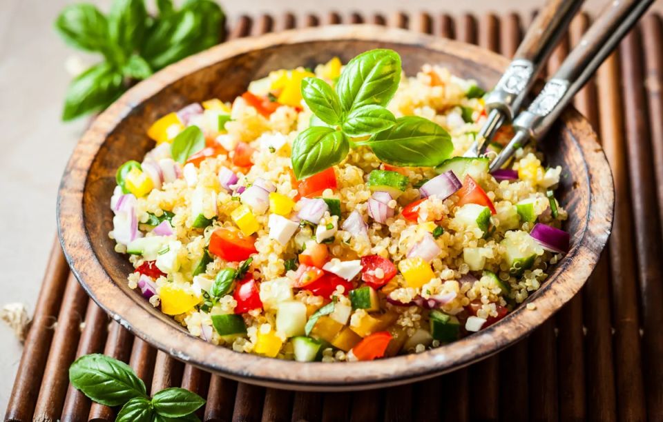 Праздник со вкусом здоровья: 10 полезных блюд для новогоднего стола