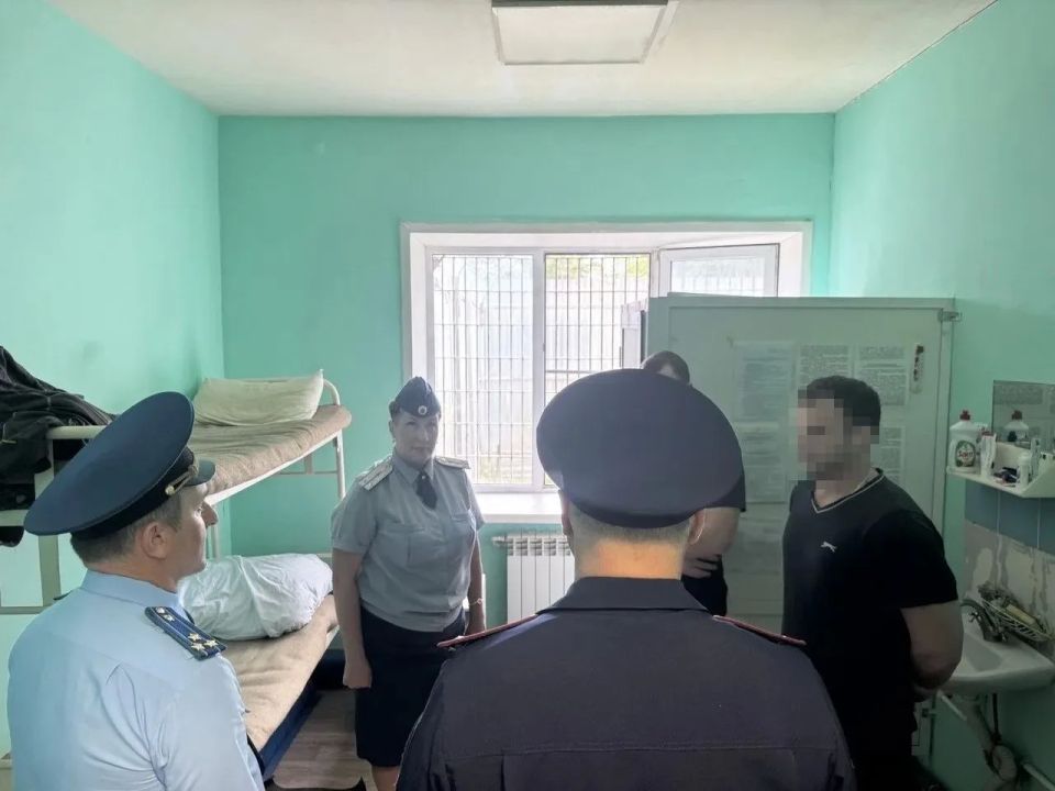 Заместитель прокурора Ярославской области Андрей Смирнов провел проверку исполнения законодательства в изолированном участке, функционирующем как исправительный центр, исправительной колонии № 3 регионального управления... Заместитель прокурора Ярославской области Андрей Смирнов провел проверку исполнения законодательства в изолированном участке, функционирующем как исправительный центр, исправительной колонии № 3 регионального управления...