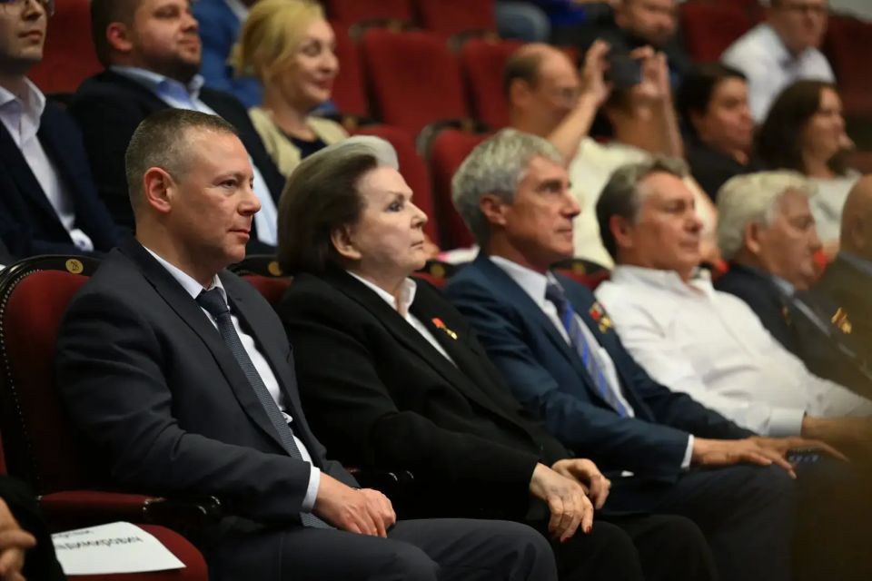 Михаил Евраев: В регионе состоялись торжества, посвященные 63-й годовщине полета в космос первой в мире женщины-космонавта Валентины Владимировны Терешковой Михаил Евраев: В регионе состоялись торжества, посвященные 63-й годовщине полета в космос первой в мире женщины-космонавта Валентины Владимировны Терешковой