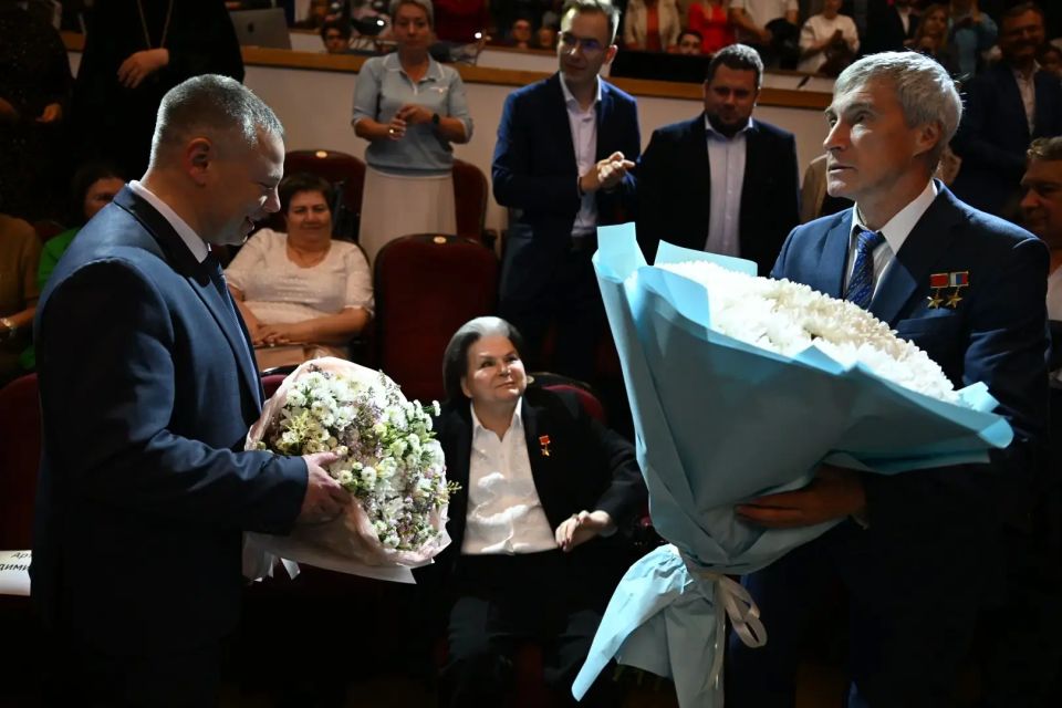 Михаил Евраев: В регионе состоялись торжества, посвященные 63-й годовщине полета в космос первой в мире женщины-космонавта Валентины Владимировны Терешковой Михаил Евраев: В регионе состоялись торжества, посвященные 63-й годовщине полета в космос первой в мире женщины-космонавта Валентины Владимировны Терешковой