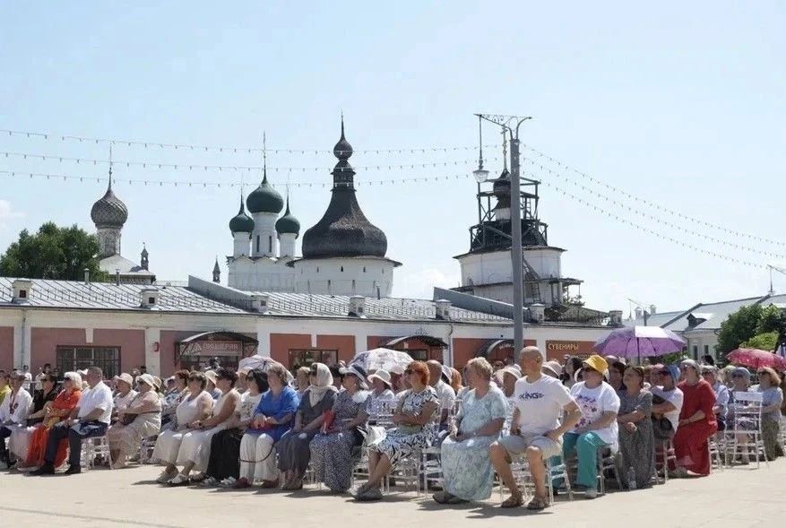 Михаил Евраев: Уже в это воскресенье, 21 июня, на Соборной площади Ростова Великого состоится фестиваль современной песни «Ростов Великий Михаил Евраев: Уже в это воскресенье, 21 июня, на Соборной площади Ростова Великого состоится фестиваль современной песни «Ростов Великий