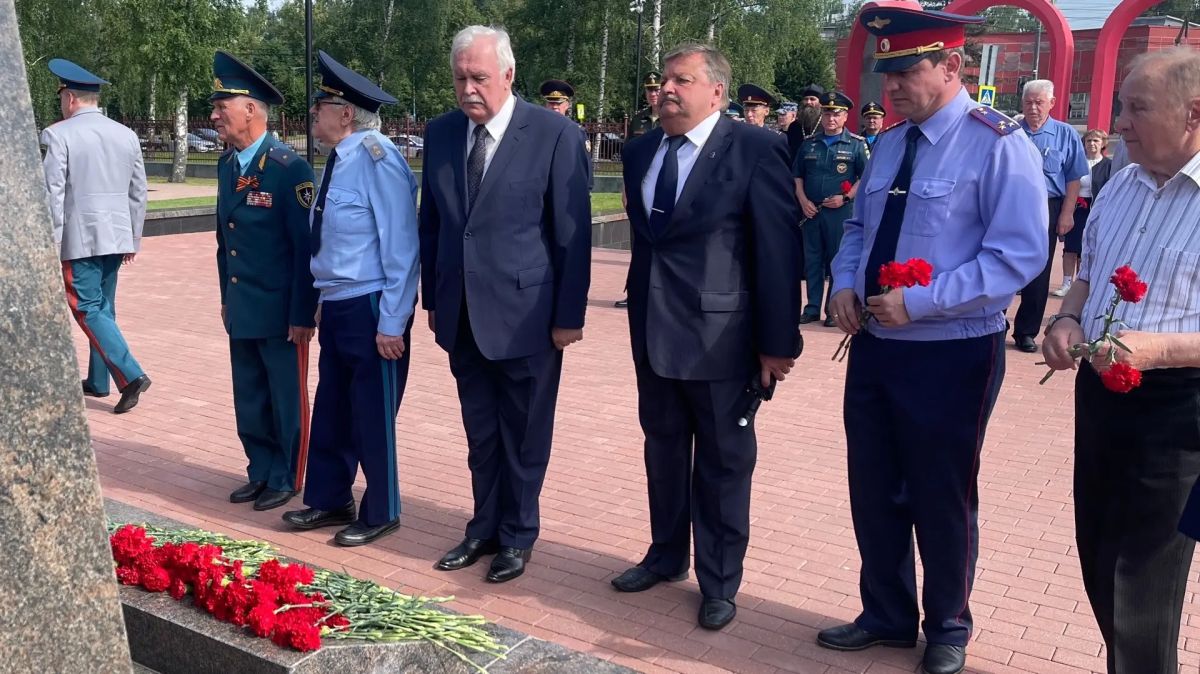 Заместитель руководителя следственного управления СК России по Ярославской области принял участие в памятном мероприятии Заместитель руководителя следственного управления СК России по Ярославской области принял участие в памятном мероприятии