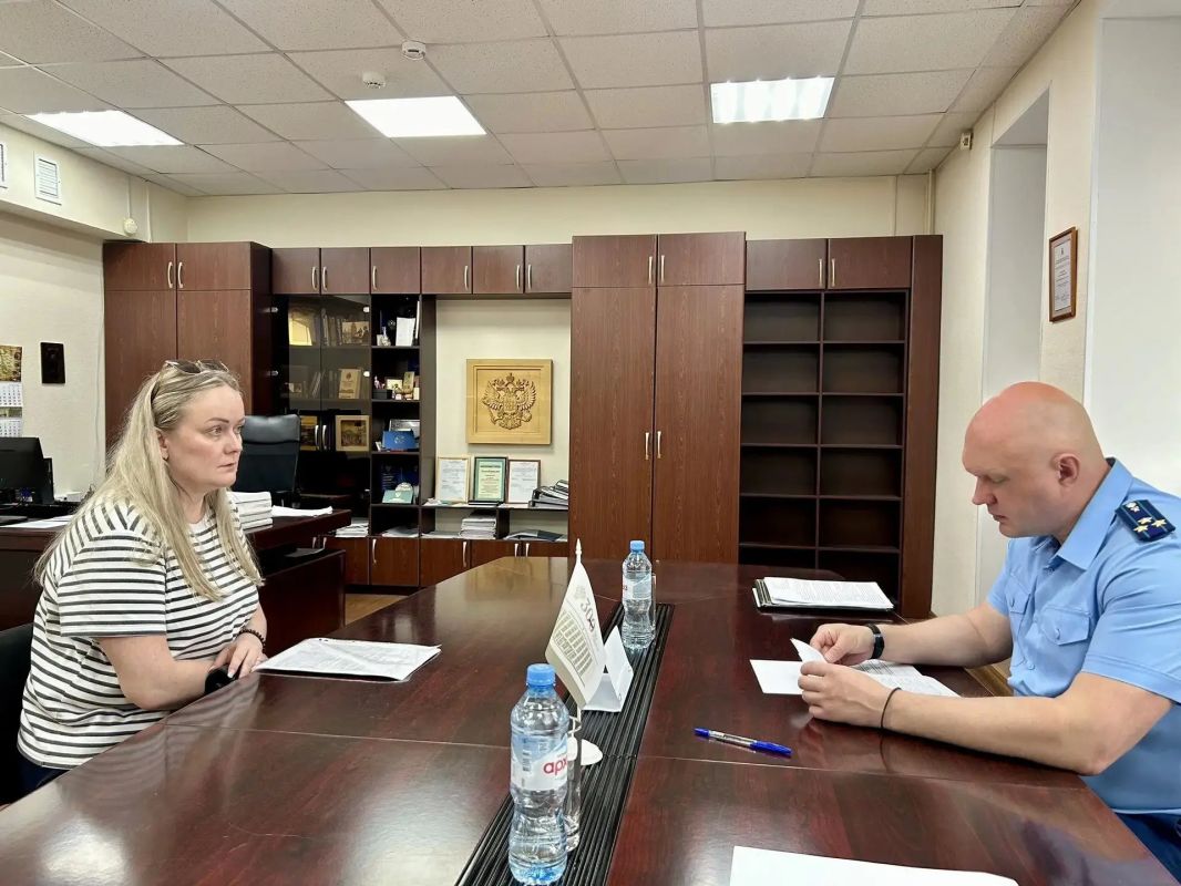 Первый заместитель прокурора Ярославской области Алексей Путилов провел личный прием жителей Дзержинского района г. Ярославля Первый заместитель прокурора Ярославской области Алексей Путилов провел личный прием жителей Дзержинского района г. Ярославля