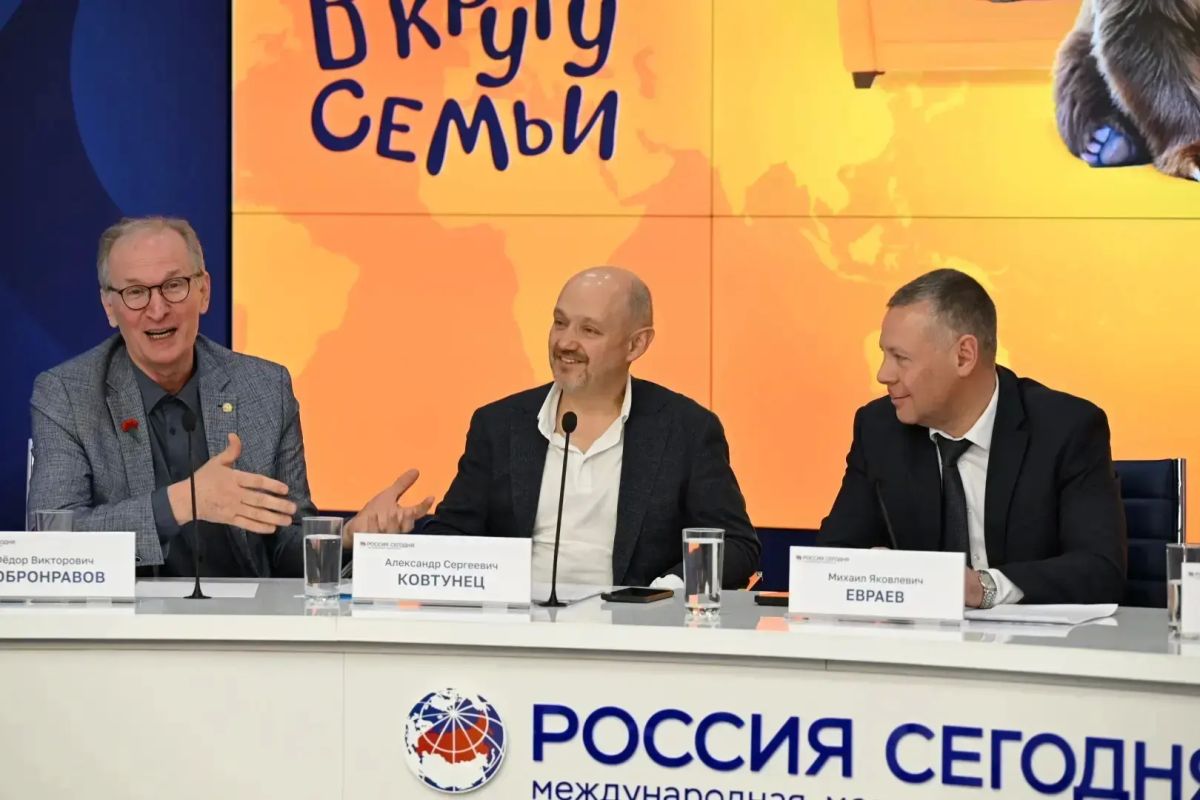 Михаил Евраев: С 4 по 7 июля наш регион в десятый раз примет Международный кинофестиваль «В кругу семьи» Михаил Евраев: С 4 по 7 июля наш регион в десятый раз примет Международный кинофестиваль «В кругу семьи»