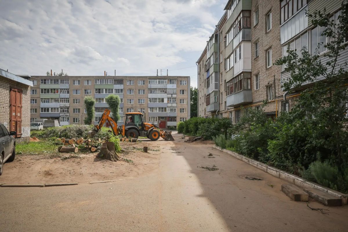 В Рыбинске продолжается ремонт дворов по программе «Наши дворы» В Рыбинске продолжается ремонт дворов по программе «Наши дворы»