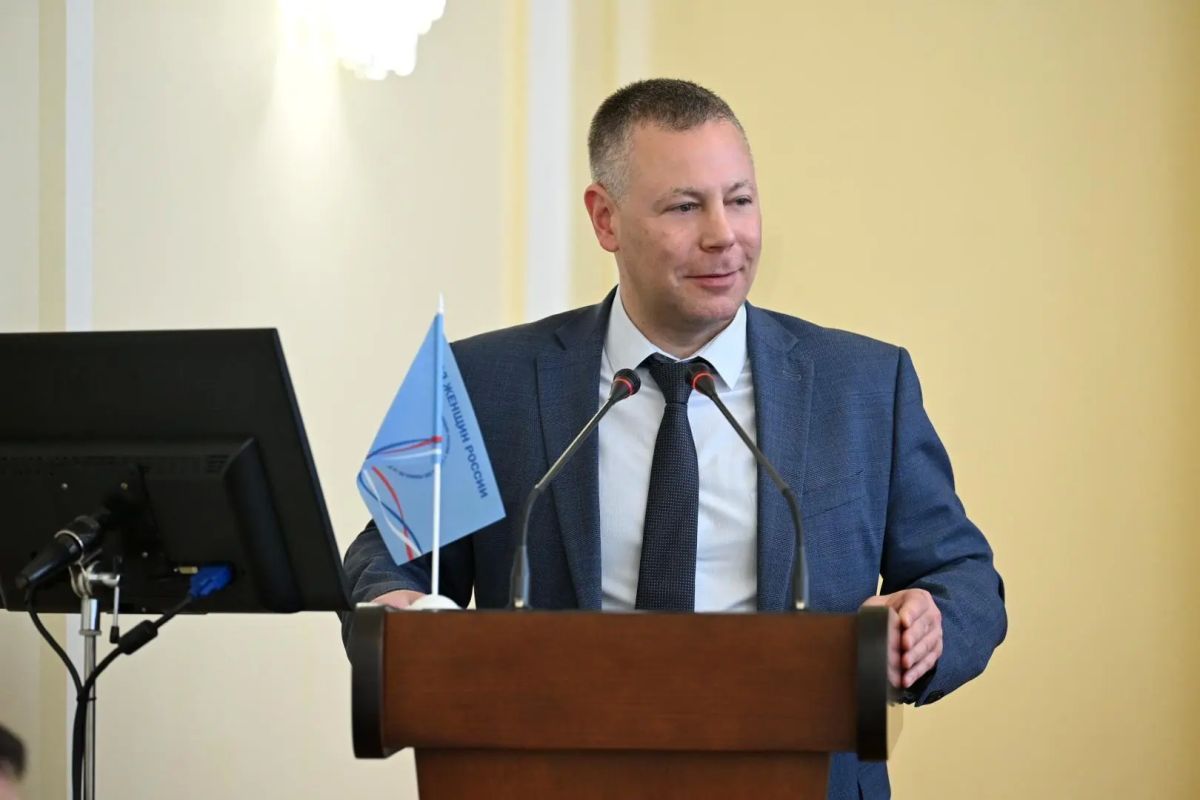 Михаил Евраев: В День семьи, любви и верности встретился с нашими представительницами Ярославского регионального союза женщин и активистками «Женского движения «Единой России» Михаил Евраев: В День семьи, любви и верности встретился с нашими представительницами Ярославского регионального союза женщин и активистками «Женского движения «Единой России»