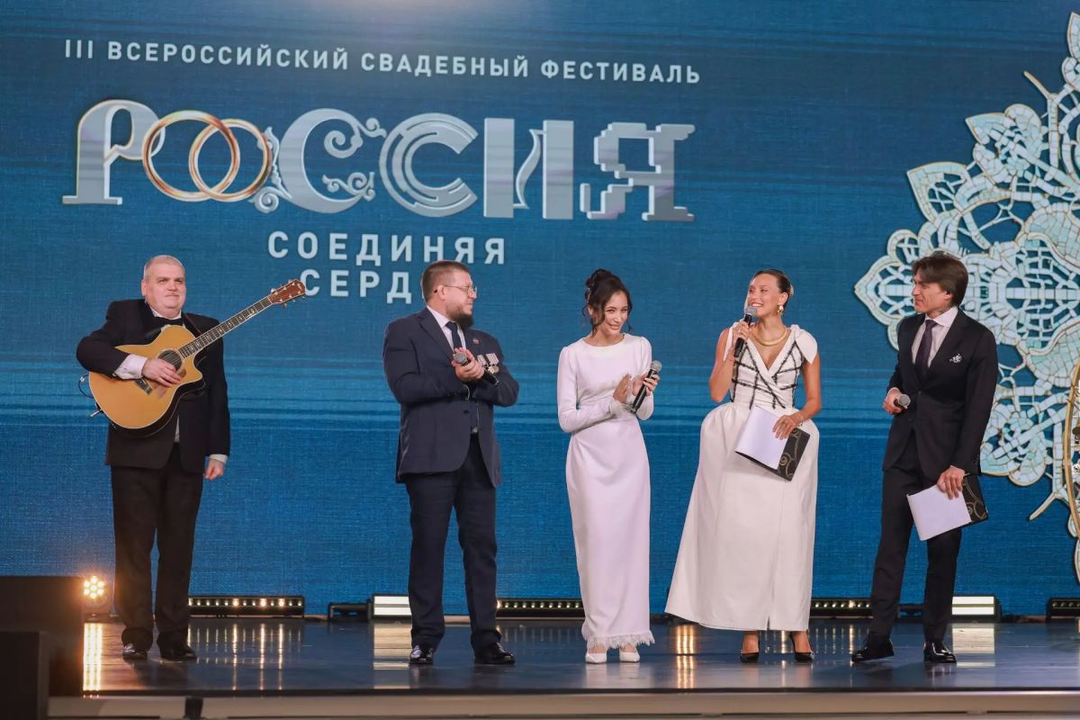 Михаил Евраев: В Ярославском художественном музее состоялось вручение медалей «За любовь и верность» Михаил Евраев: В Ярославском художественном музее состоялось вручение медалей «За любовь и верность»