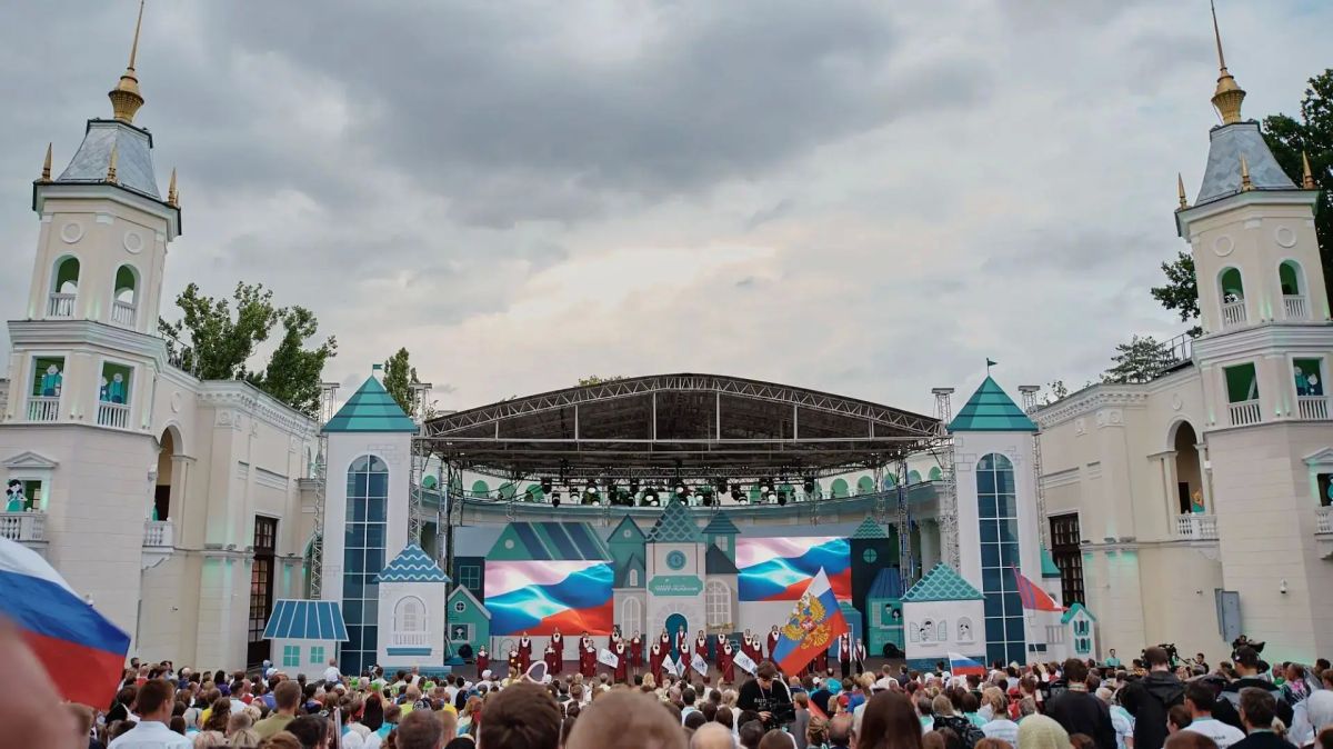 Михаил Евраев: Семья Зеленковых из Ярославской области стала победителем второго сезона конкурса «Это у нас семейное» президентской платформы «Россия – страна возможностей» Михаил Евраев: Семья Зеленковых из Ярославской области стала победителем второго сезона конкурса «Это у нас семейное» президентской платформы «Россия – страна возможностей»