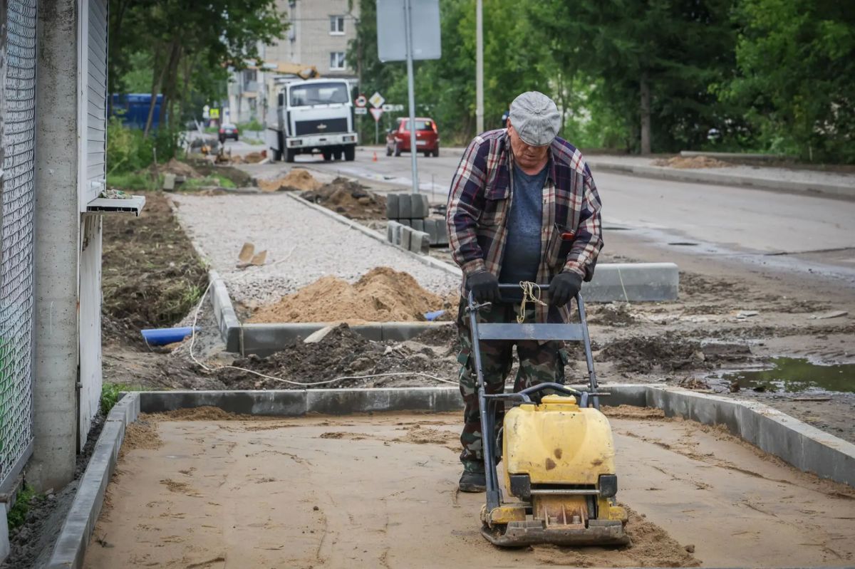 Дмитрий Рудаков: Завершили тротуар на ул. Коллективизации за Волгой Дмитрий Рудаков: Завершили тротуар на ул. Коллективизации за Волгой