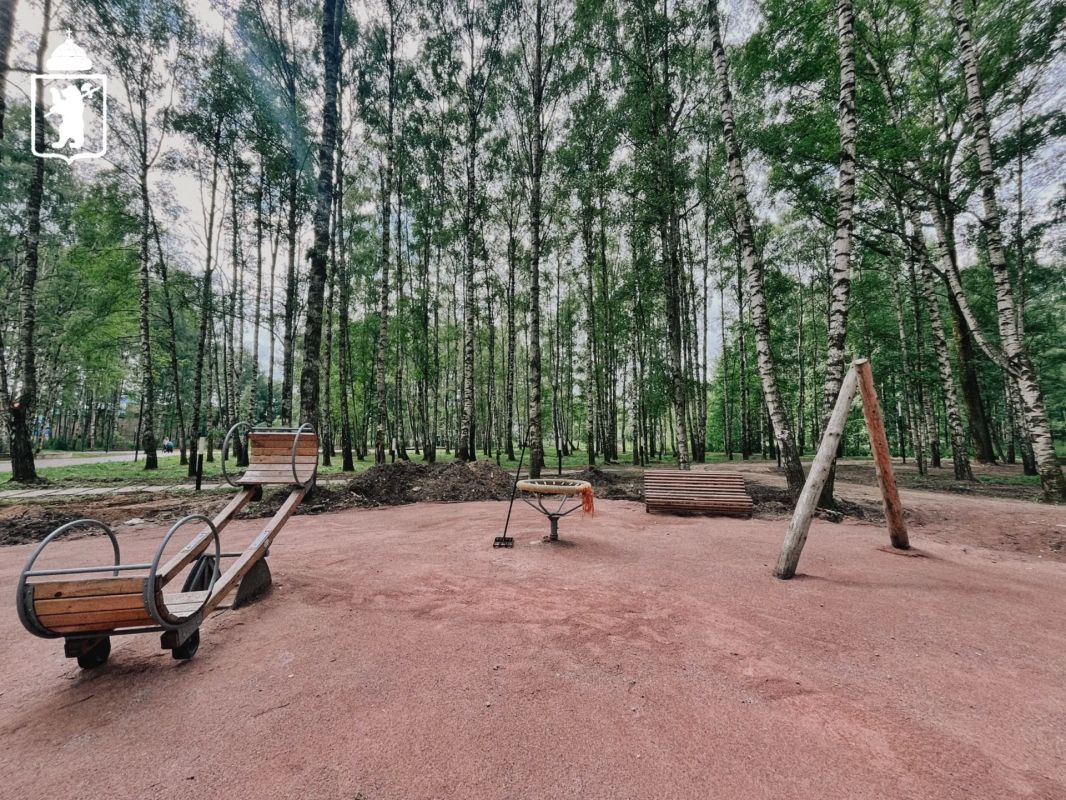 В парке «Судостроителей» продолжаются ремонтные работы В парке «Судостроителей» продолжаются ремонтные работы