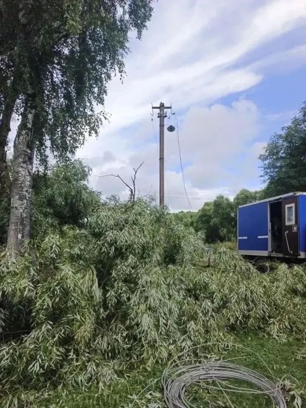Ярославские энергетики восстановили межпоселковые линии электропередачи после стихии Ярославские энергетики восстановили межпоселковые линии электропередачи после стихии