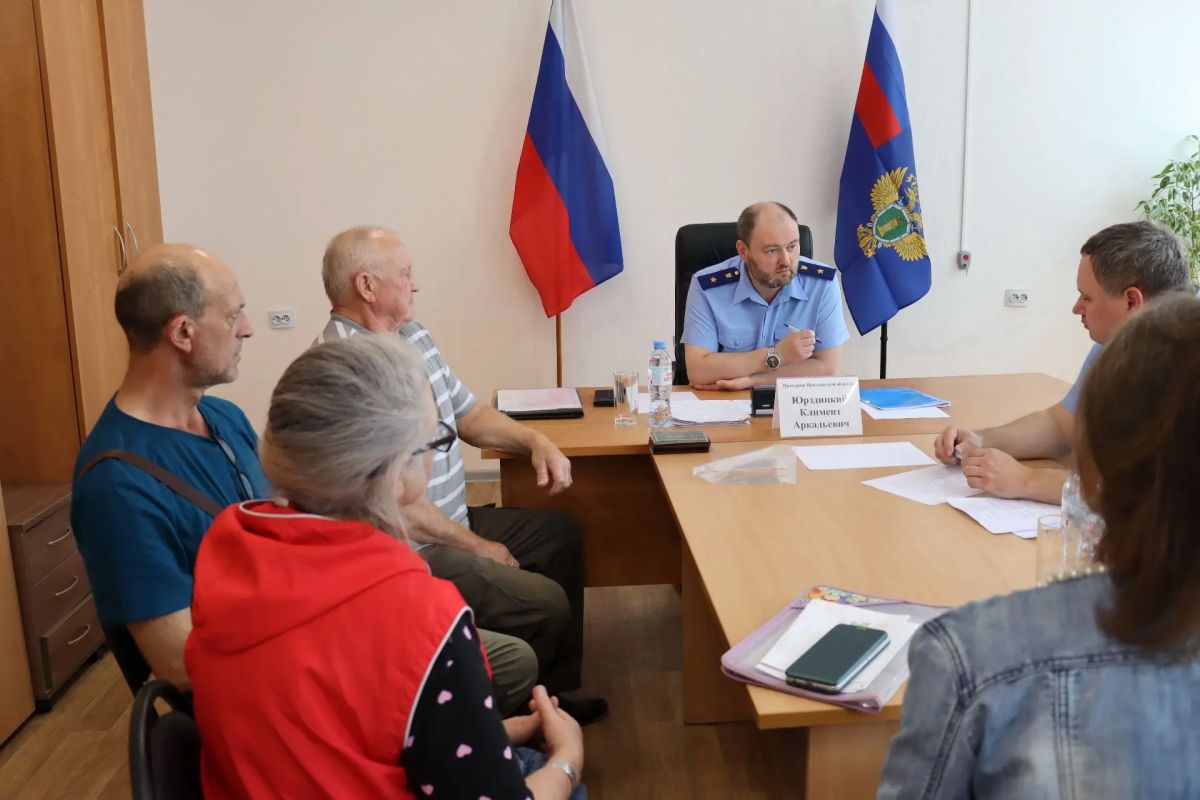 Сегодня, 15 июля, прокурор Ярославской области Климент Юрздицкий провел выездной личный прием жителей Пошехонского муниципального округа Сегодня, 15 июля, прокурор Ярославской области Климент Юрздицкий провел выездной личный прием жителей Пошехонского муниципального округа