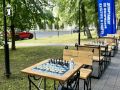 Вандалы испортили шахматный стол на Шахматном бульваре