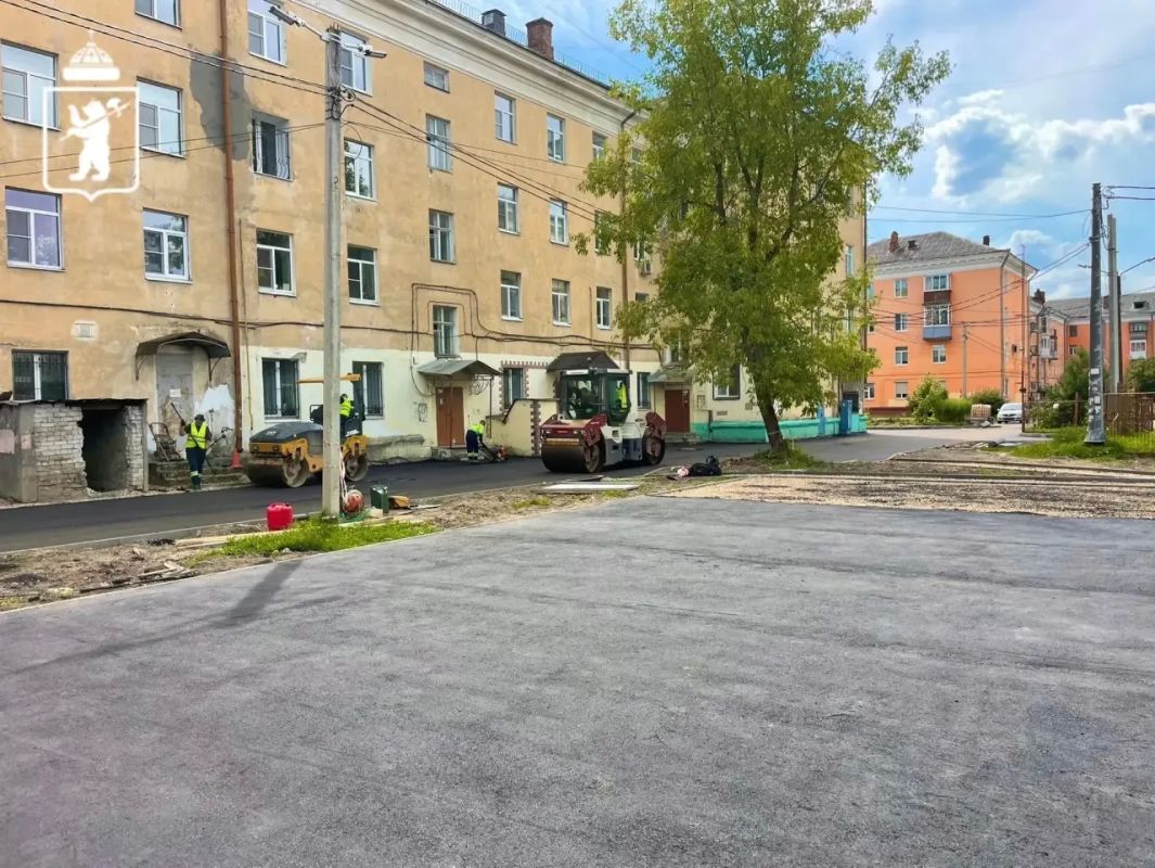 Реализация программы «Наши дворы» продолжается в Ленинском районе Реализация программы «Наши дворы» продолжается в Ленинском районе