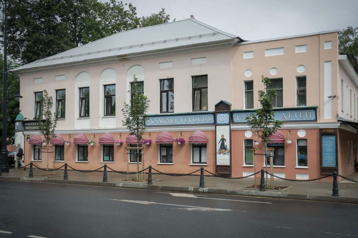 В Рыбинске продолжается обновление фасадов зданий