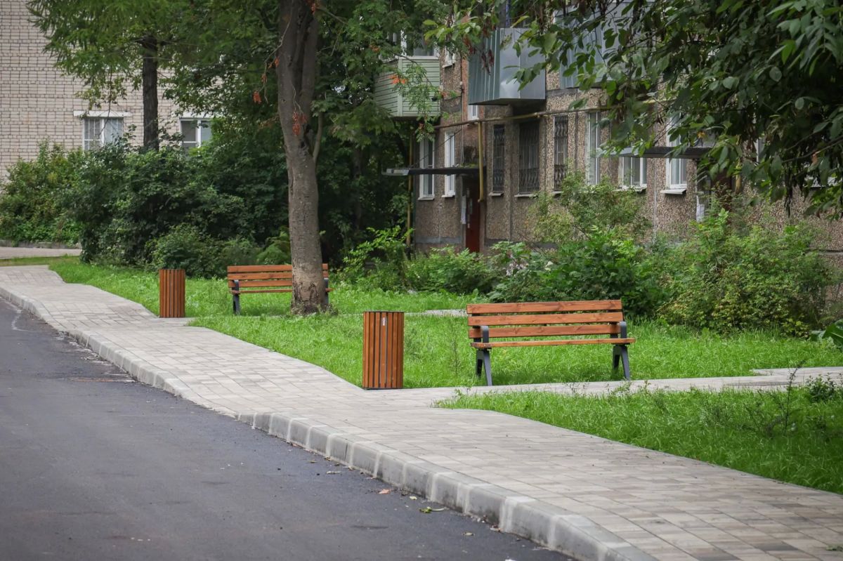 В Рыбинске продолжается программа благоустройства дворов В Рыбинске продолжается программа благоустройства дворов