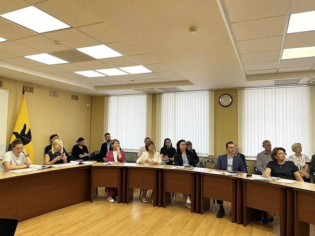 В Правительстве области прошло заседание рабочей группы по разработке генерального плана Ярославля В Правительстве области прошло заседание рабочей группы по разработке генерального плана Ярославля
