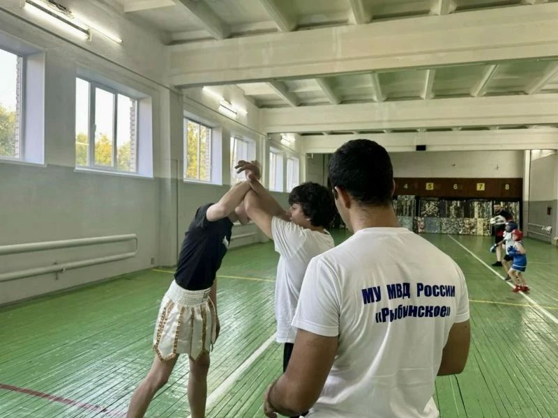 В Рыбинске полицейские и общественники провели «Зарядку со стражем порядка» для воспитанников секции тхэквондо В Рыбинске полицейские и общественники провели «Зарядку со стражем порядка» для воспитанников секции тхэквондо