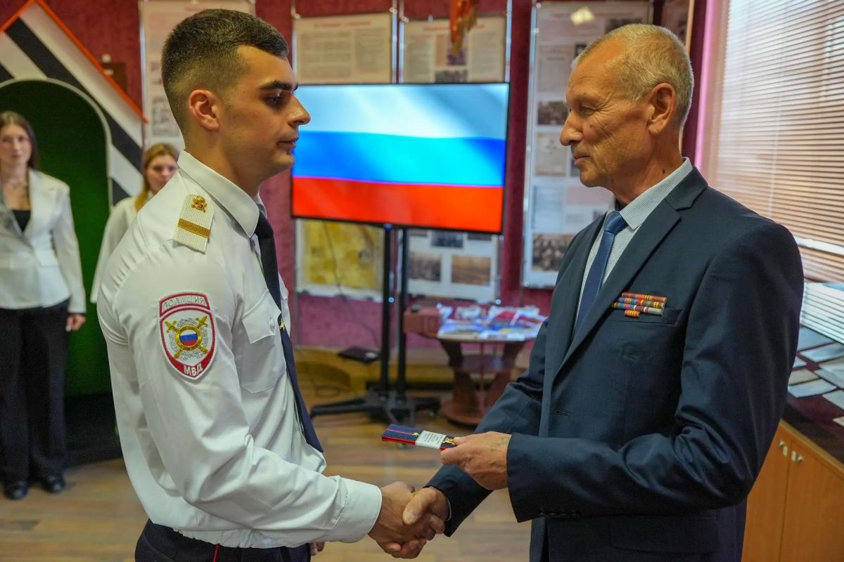 17 стражей порядка получили первые офицерские погоны 17 стражей порядка получили первые офицерские погоны
