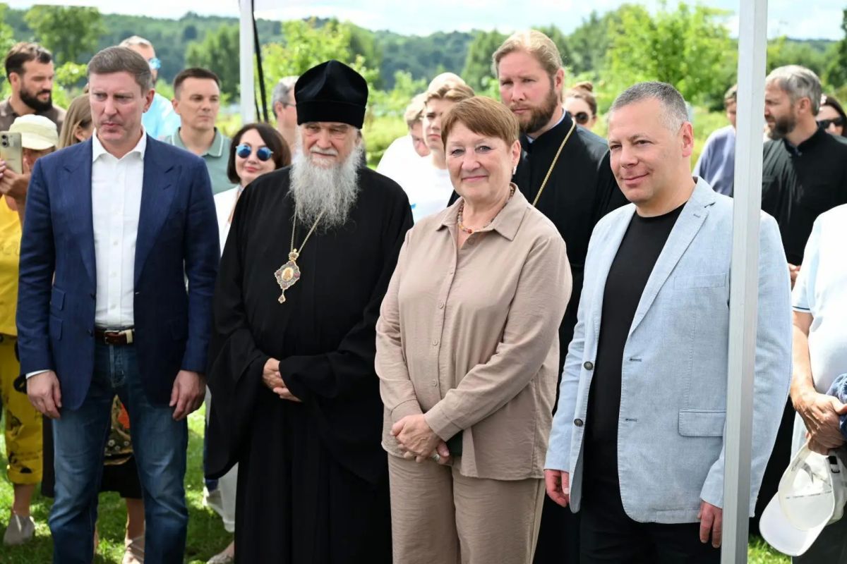 Михаил Евраев: Традиционный фестиваль в Хопылеве в этом году посвящен 25-летию канонизации прославленного адмирала, святого праведного воина Федора Федоровича Ушакова Михаил Евраев: Традиционный фестиваль в Хопылеве в этом году посвящен 25-летию канонизации прославленного адмирала, святого праведного воина Федора Федоровича Ушакова