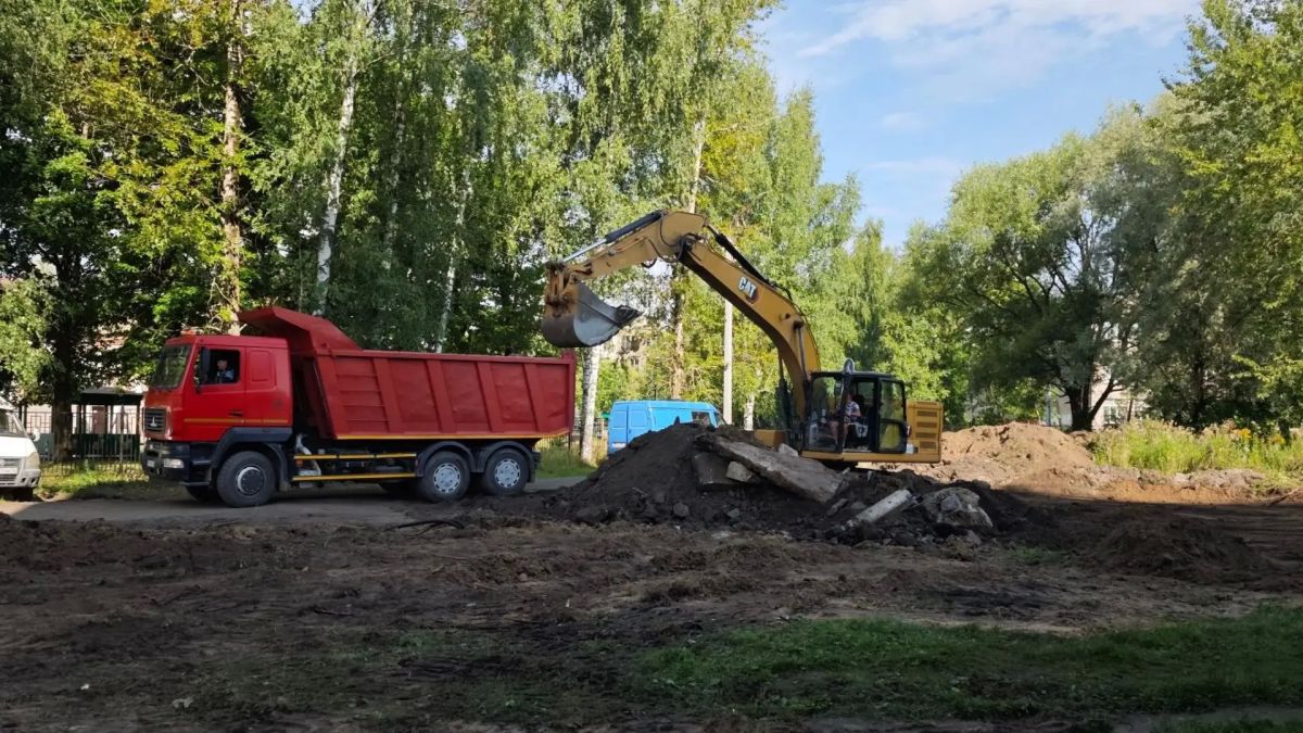 В Рыбинске продолжается благоустройство дворовых территорий В Рыбинске продолжается благоустройство дворовых территорий