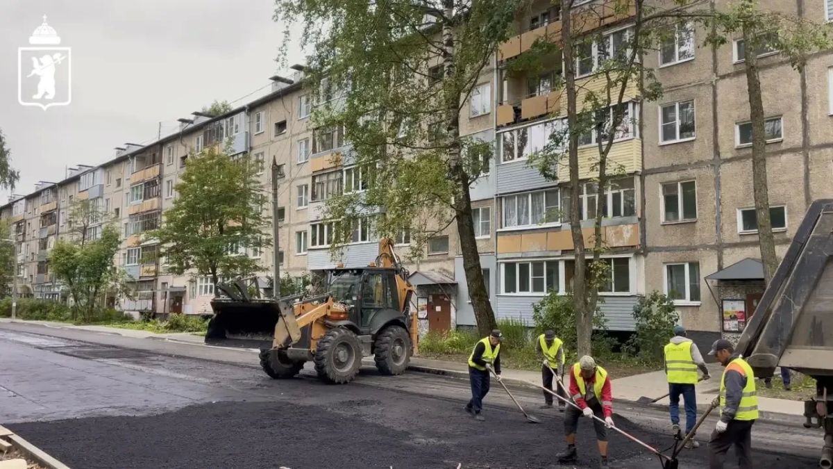 Ремонт двора дома №99 по Ленинградскому проспекту — на завершающем этапе Ремонт двора дома №99 по Ленинградскому проспекту — на завершающем этапе