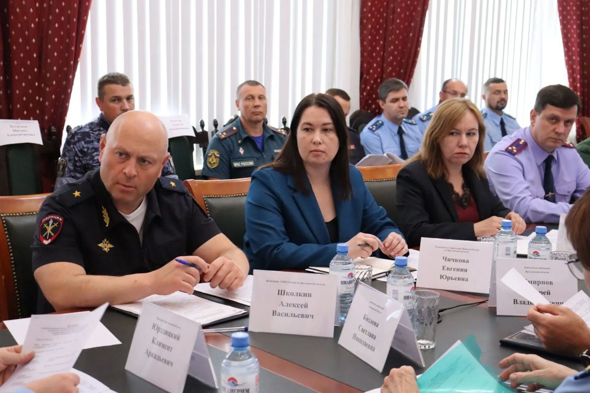 Прокурор Ярославской области Климент Юрздицкий провел заседание межведомственной рабочей группы по соблюдению требований действующего законодательства при проведении выборов в Государственную Думу Федерального Собрания... Прокурор Ярославской области Климент Юрздицкий провел заседание межведомственной рабочей группы по соблюдению требований действующего законодательства при проведении выборов в Государственную Думу Федерального Собрания...