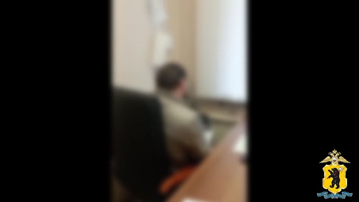 Благодаря оперативным действиям полицейских, пожилая жительница Рыбинска, попавшая под влияние телефонных мошенников, сохранила денежные средства