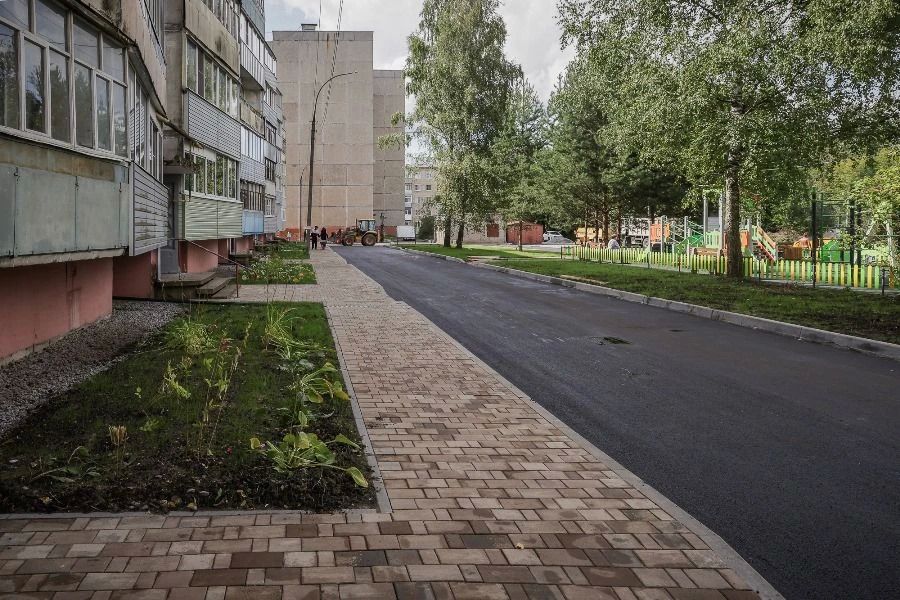 В Рыбинске завершают ремонт ещё одного двора В Рыбинске завершают ремонт ещё одного двора